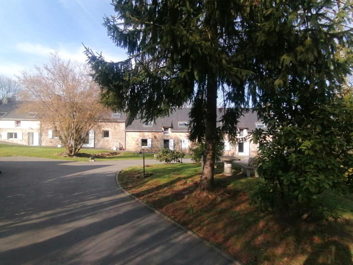 Les Gites De L'Etang De La Foret Brandivy Bagian luar foto