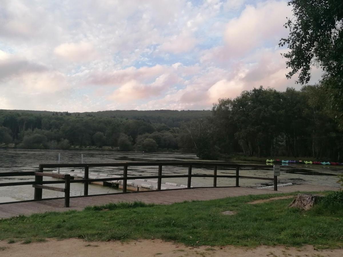 Les Gites De L'Etang De La Foret Brandivy Bagian luar foto